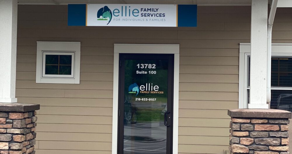 An exterior image of an Ellie Mental Health Therapy and Psychiatry Clinic in Brainerd Lakes, Minnesota.