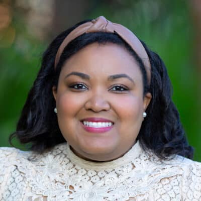 Kelly Pryce headshot