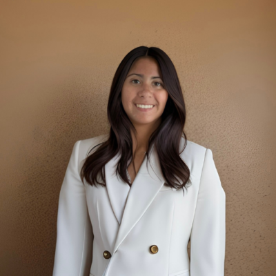 Claudia Ferreira headshot