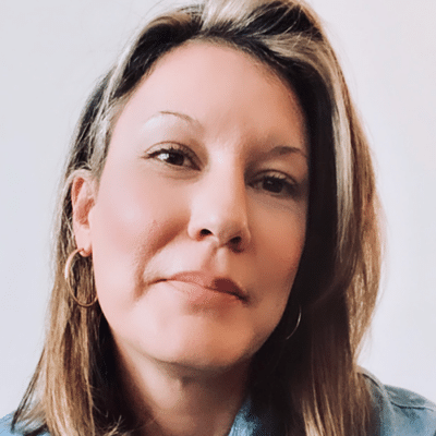 Rachel Roberts headshot