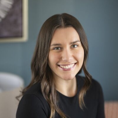 Christen Carnes headshot