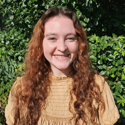 Laura Viles headshot