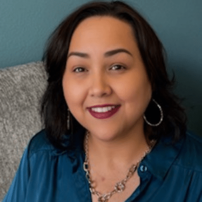 Veronica Farrar headshot