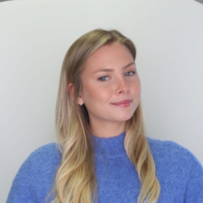 Christina Oakes headshot