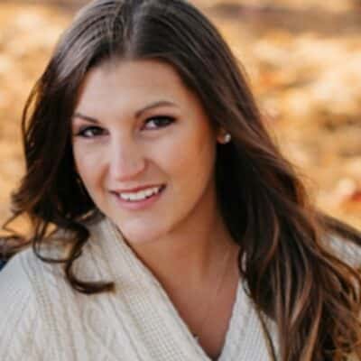 Lauren Sabella headshot