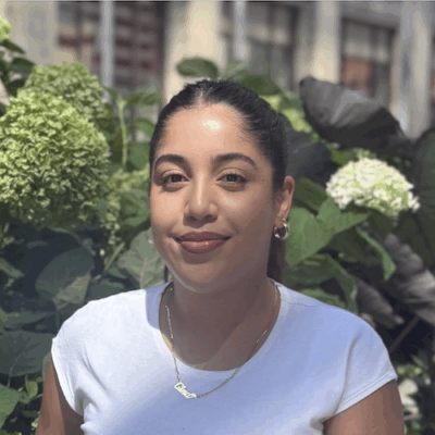 Amberly Lopez headshot